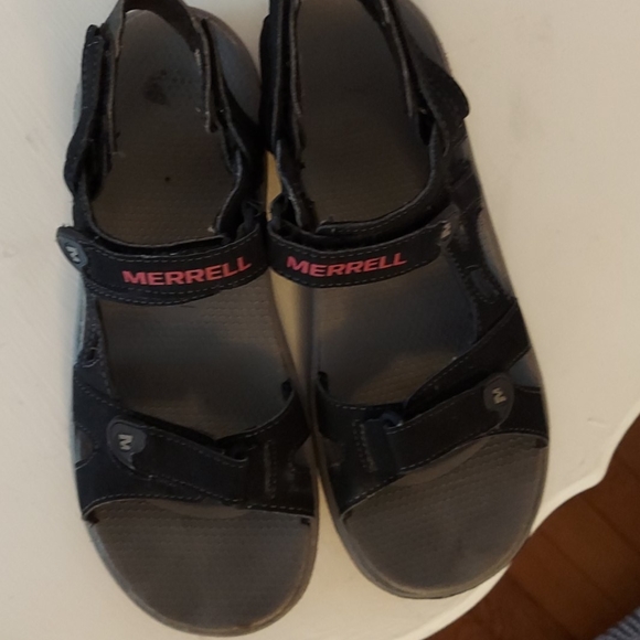 Shoes - Picture 4 of 4